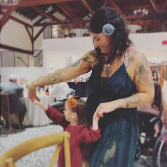 HI!! I’m Bibi 🖤💕 Welcome to my closet! - Picture 7 of 15